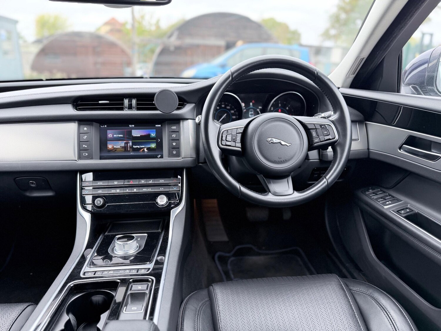 Used Jaguar XF 2016 for sale - 76314371: Photo 36