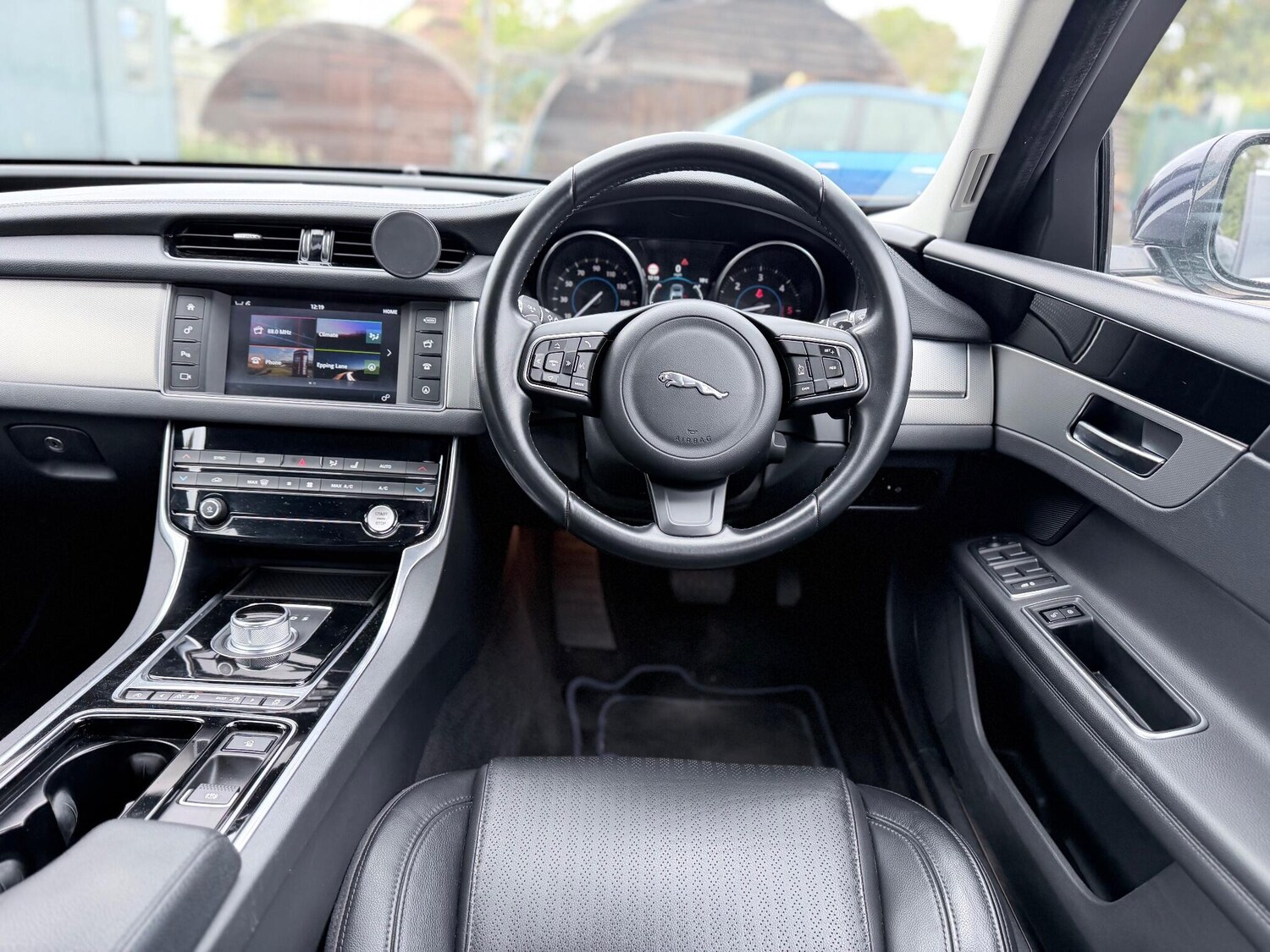 Used Jaguar XF 2016 for sale - 76314371: Photo 37