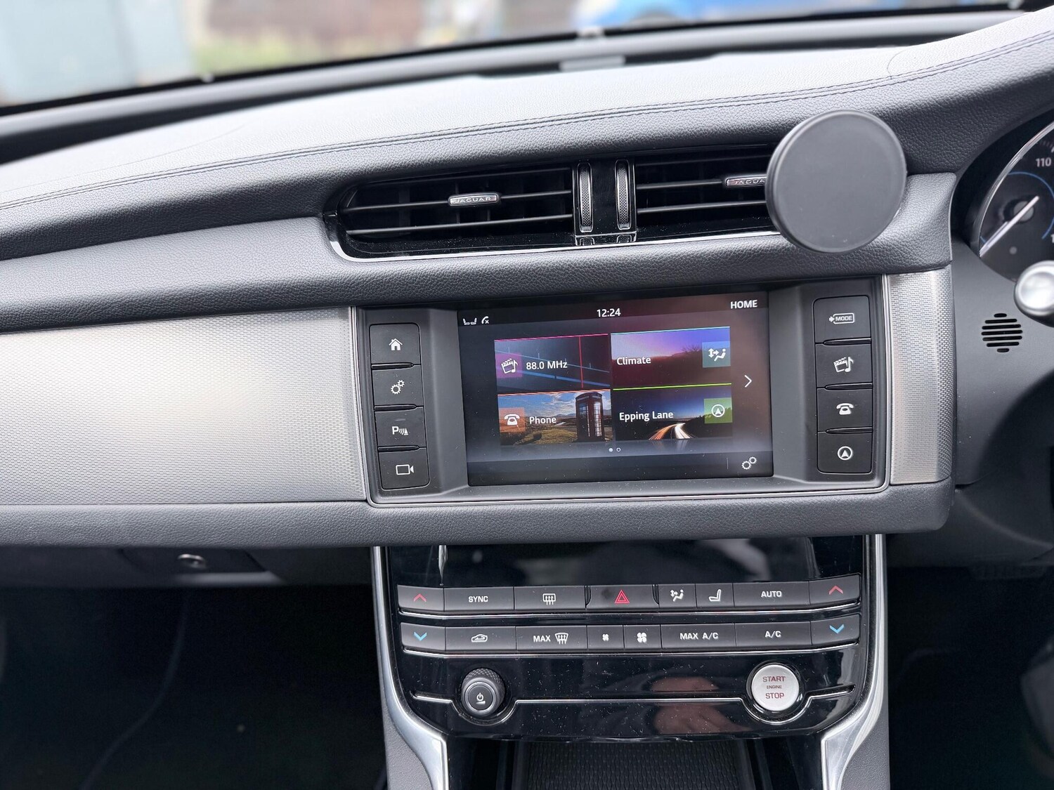 Used Jaguar XF 2016 for sale - 76314371: Photo 61
