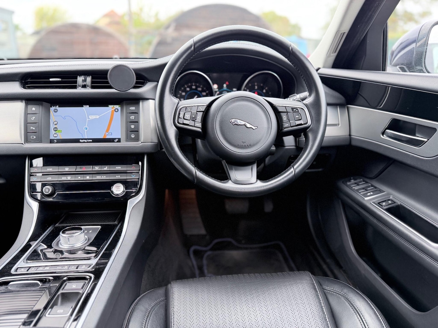 Used Jaguar XF 2016 for sale - 76314371: Photo 68