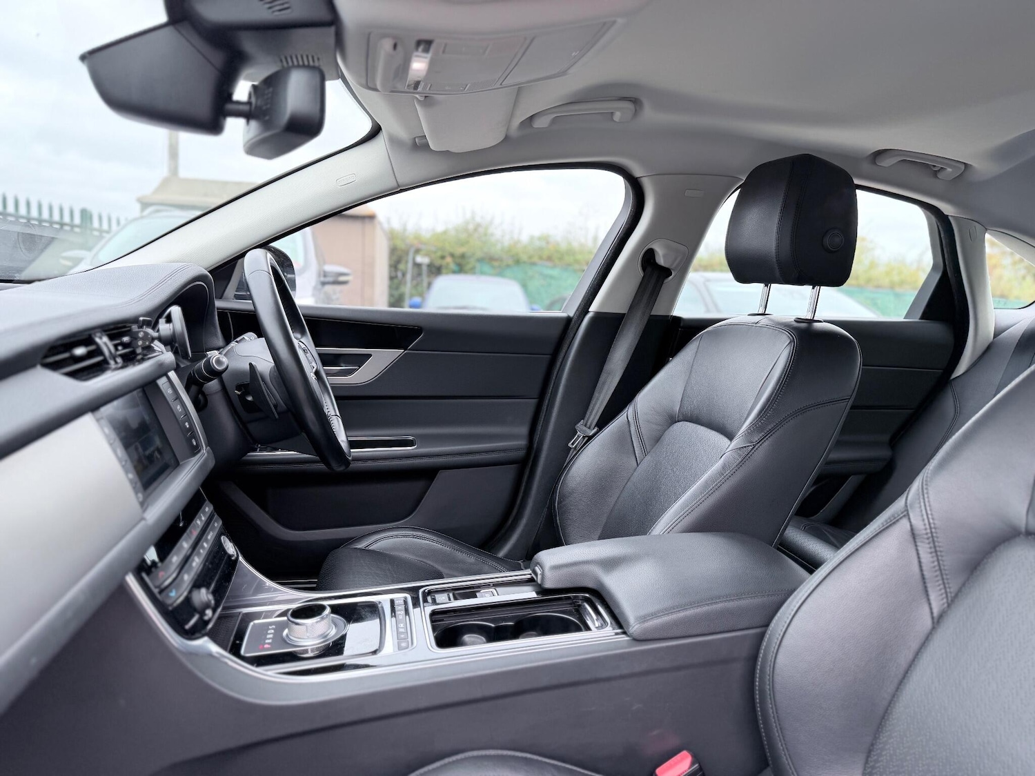 Used Jaguar XF 2016 for sale - 76314371: Photo 7