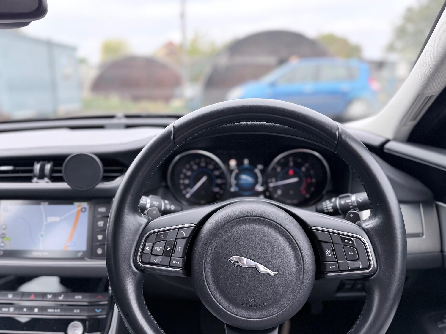 Used Jaguar XF 2016 for sale - 76314371: Photo 71