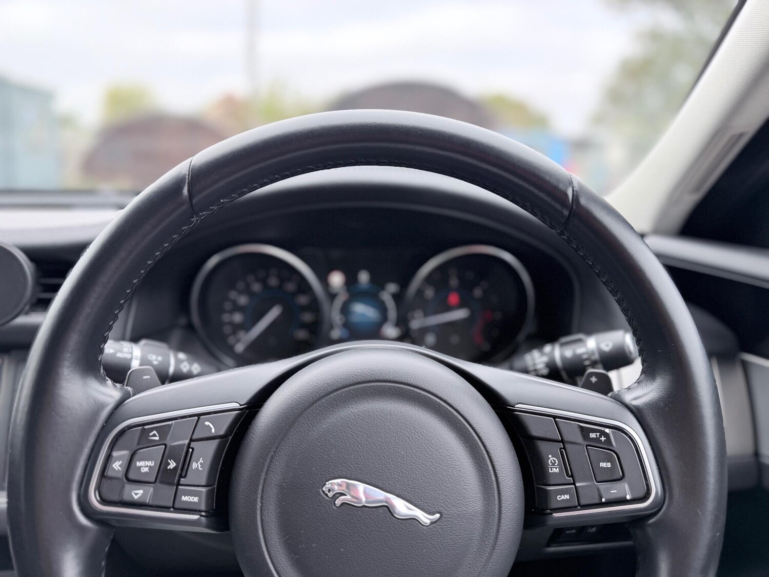 Used Jaguar XF 2016 for sale - 76314371: Photo 72