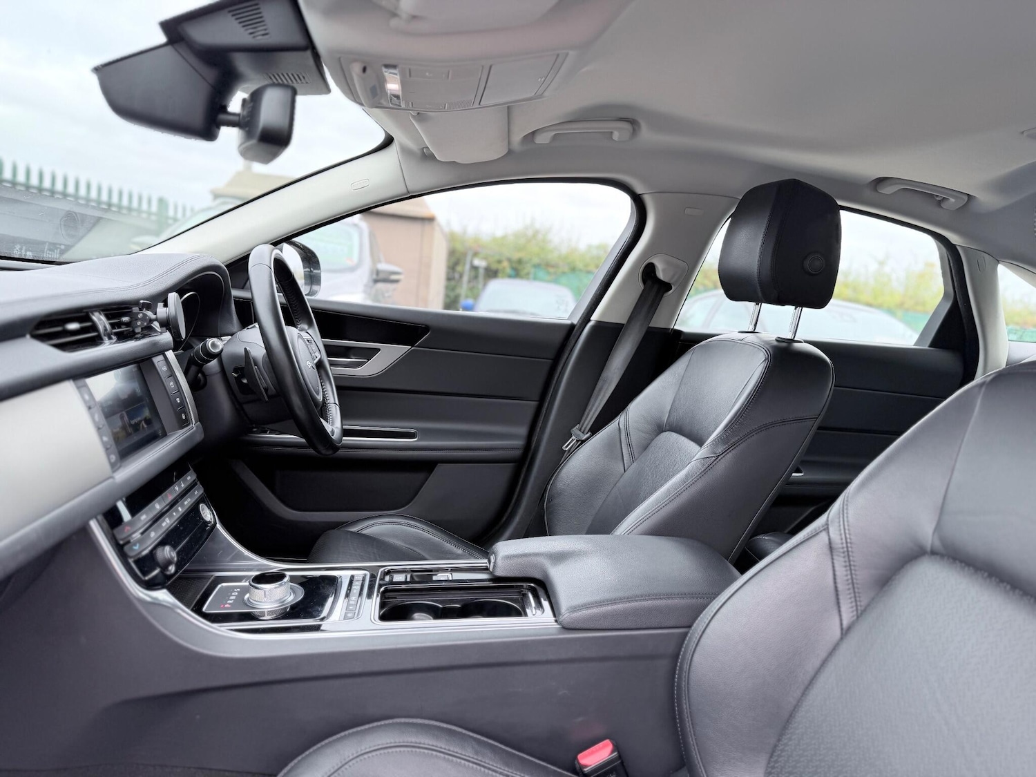 Used Jaguar XF 2016 for sale - 76314371: Photo 75