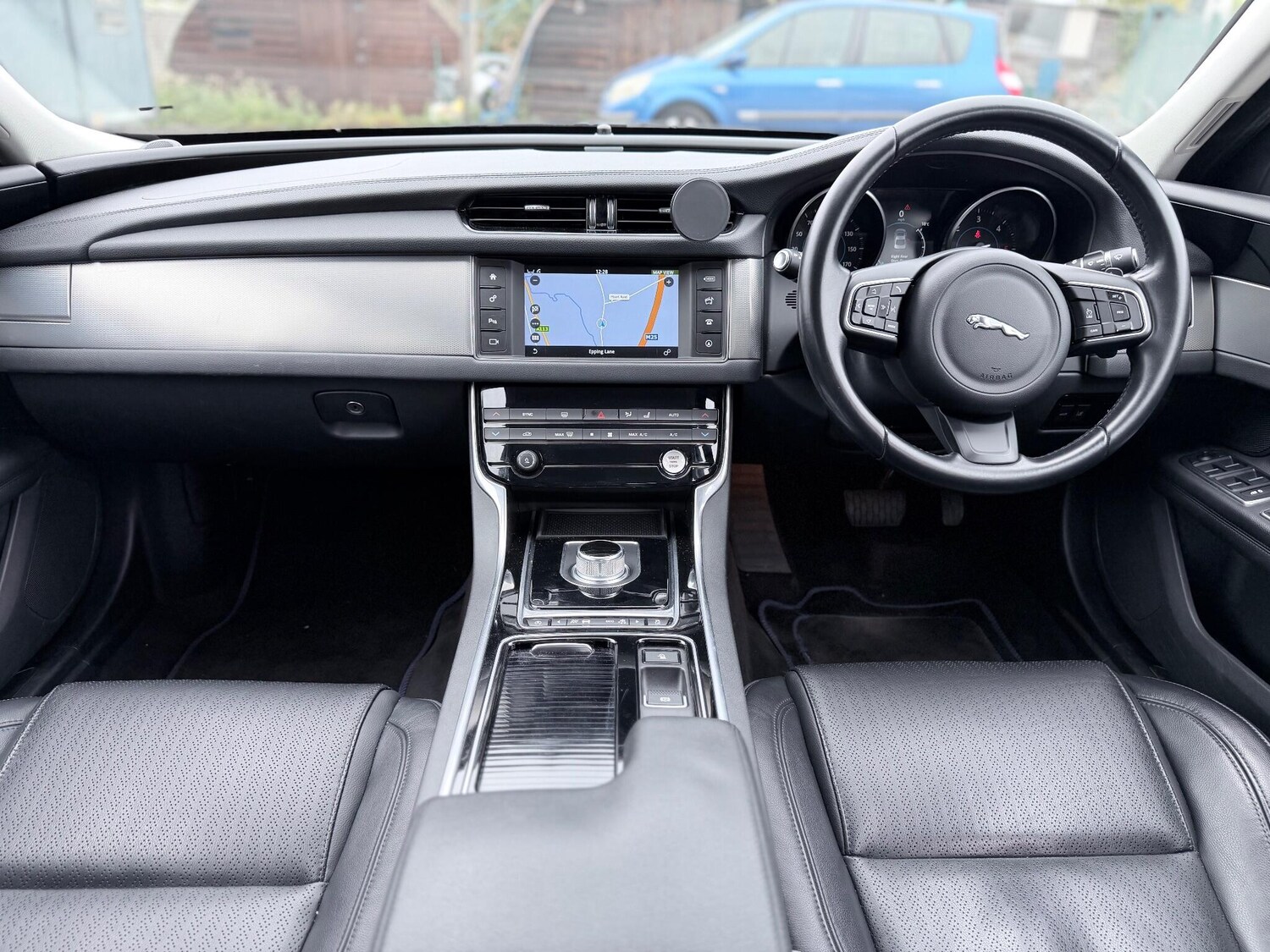 Used Jaguar XF 2016 for sale - 76314371: Photo 8