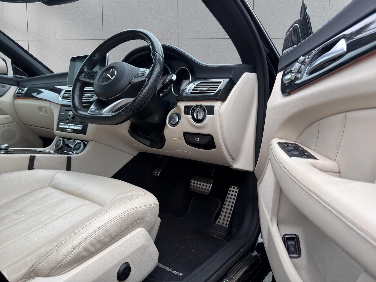 Used Mercedes-Benz CLS for sale - 77794403: Photo 68