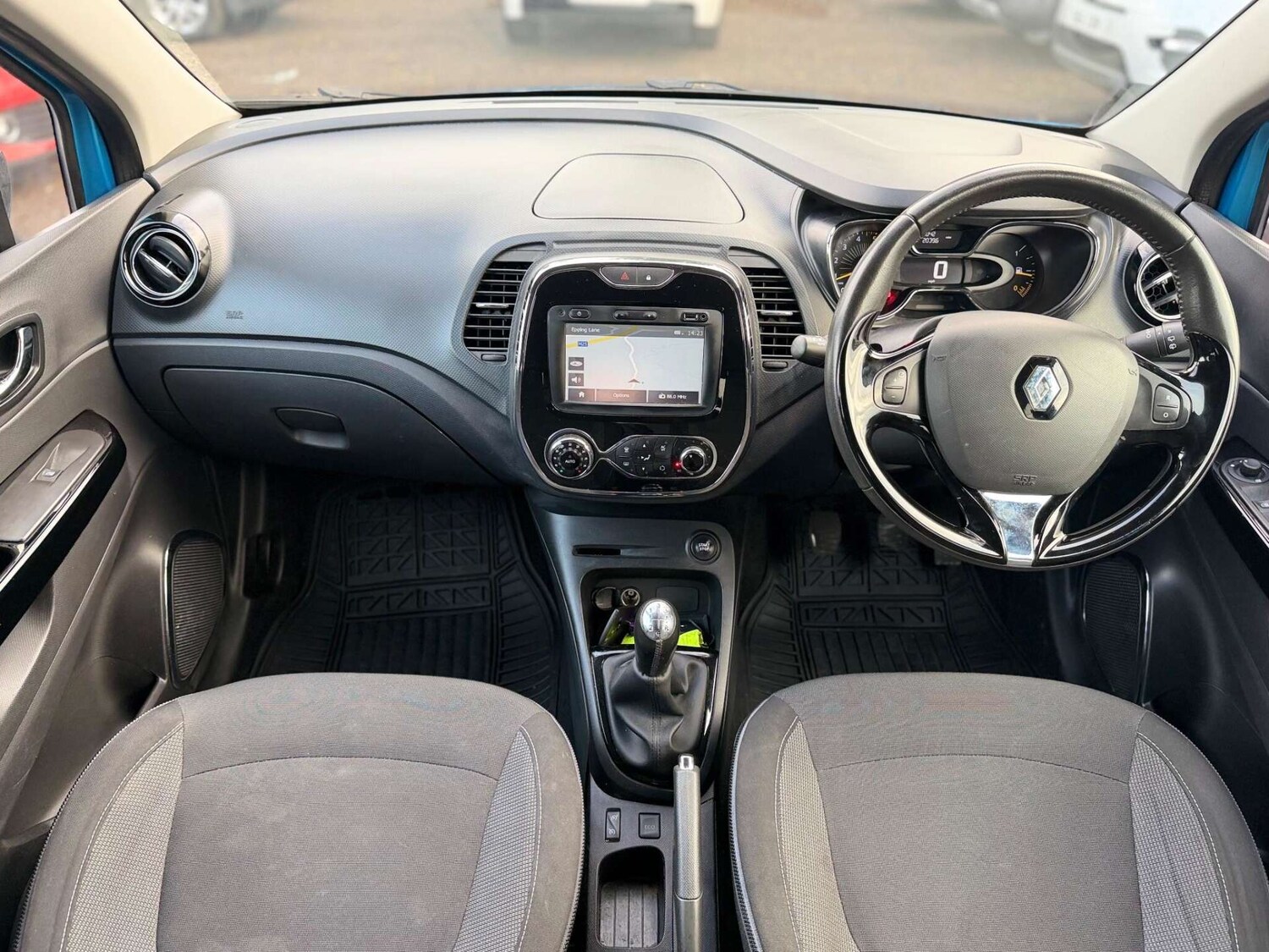 Used Renault Captur 2015 for sale - 77946178: Photo 11