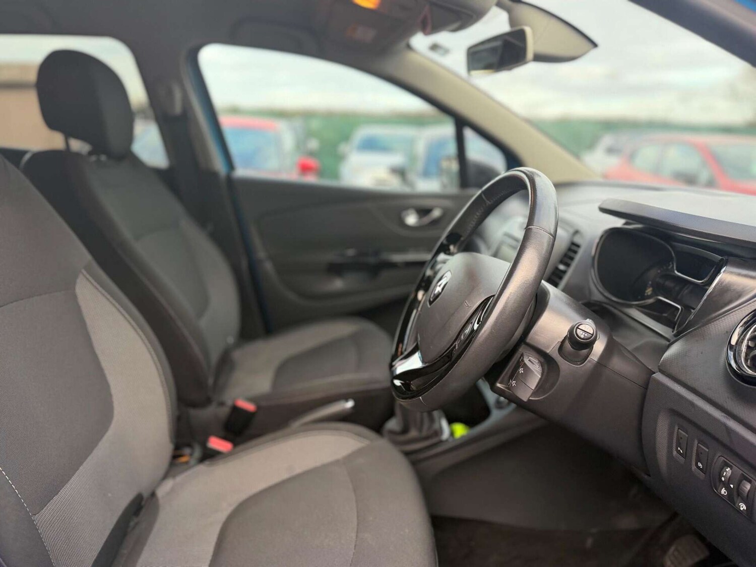 Used Renault Captur 2015 for sale - 77946178: Photo 39