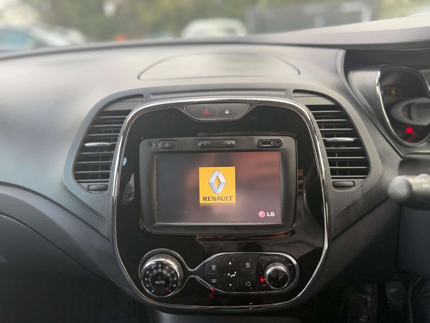 Used Renault Captur 2015 for sale - 77946178: Photo 55