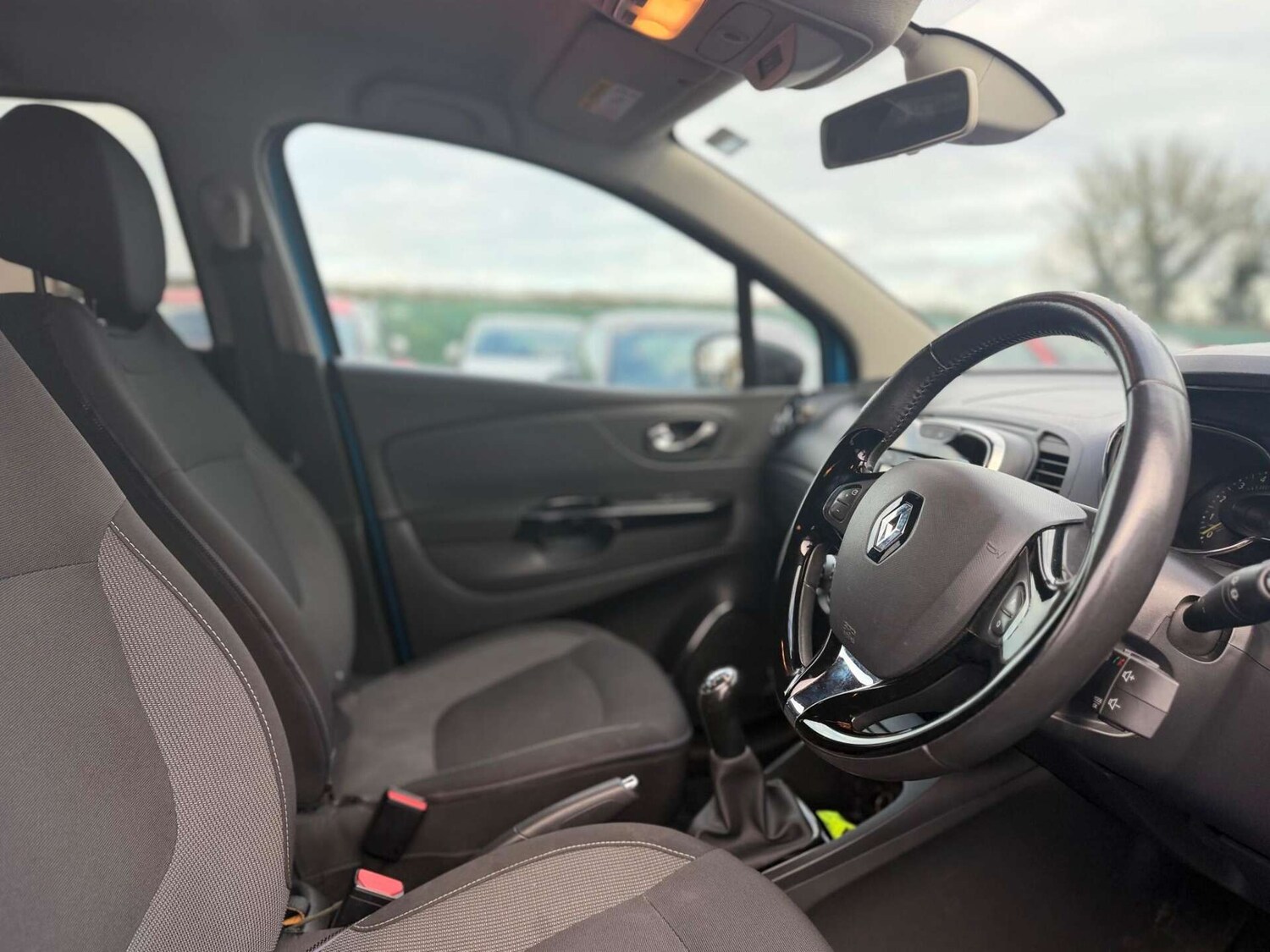 Used Renault Captur 2015 for sale - 77946178: Photo 6