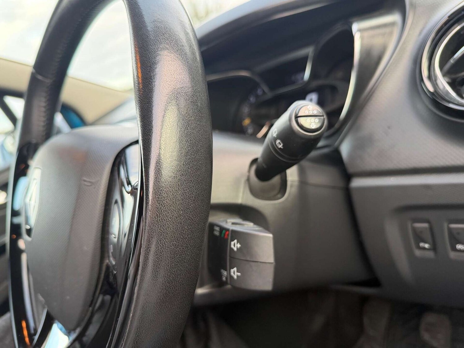 Used Renault Captur 2015 for sale - 77946178: Photo 74