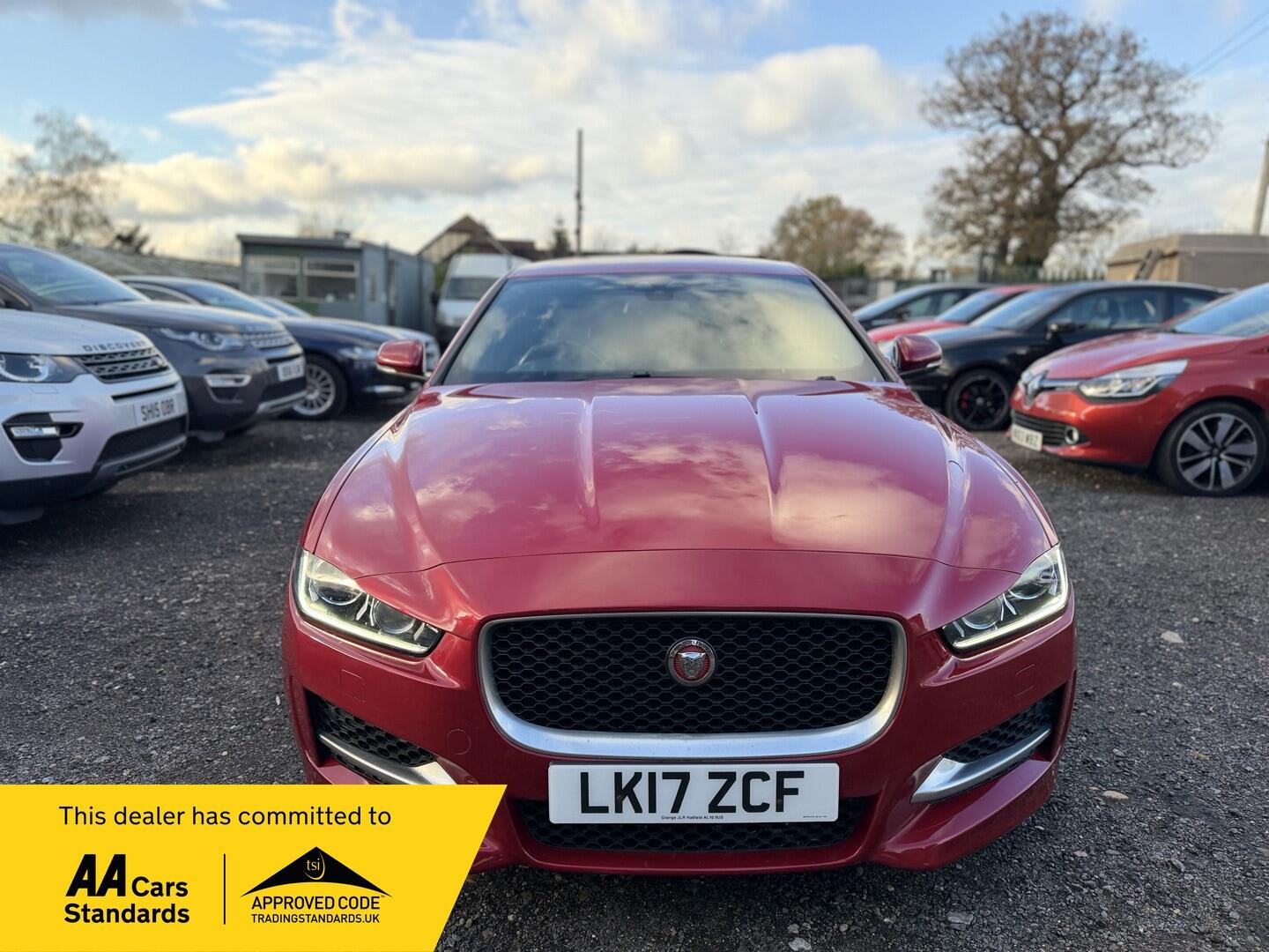 Used Jaguar XE for sale - 76619882: Photo 2