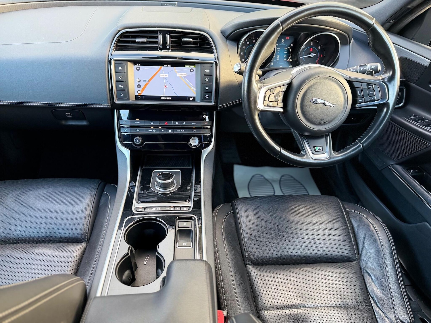 Used Jaguar XE for sale - 76619882: Photo 31