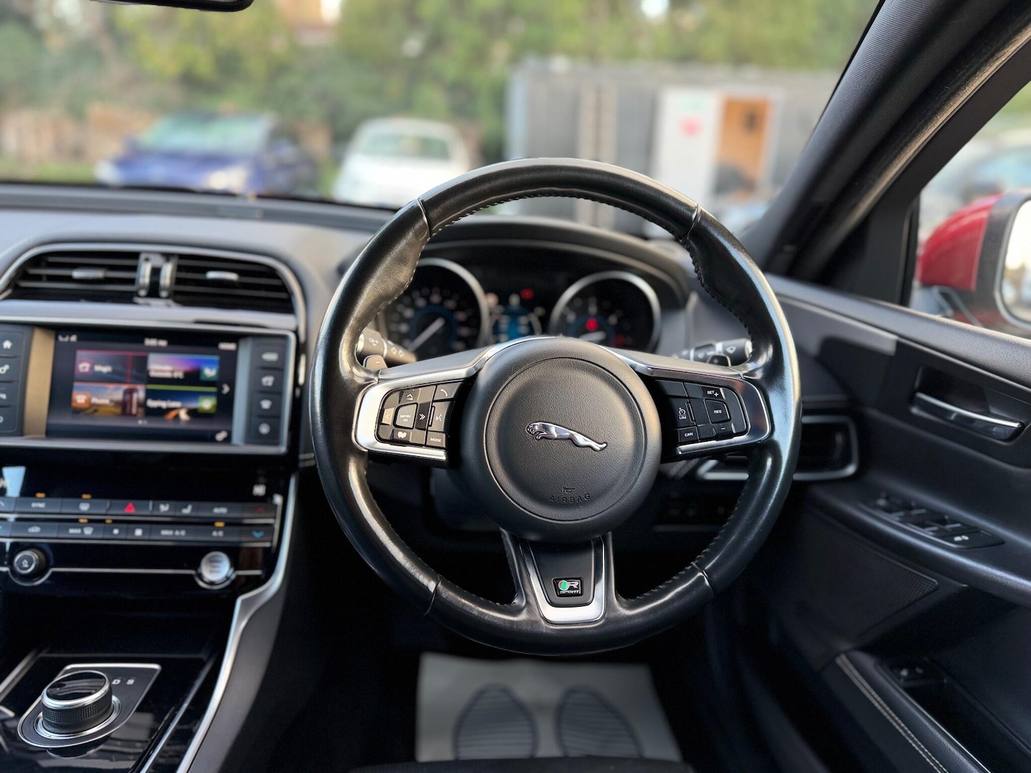 Used Jaguar XE for sale - 76619882: Photo 32