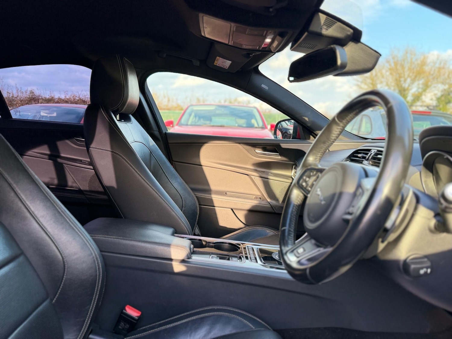 Used Jaguar XE for sale - 76619882: Photo 38