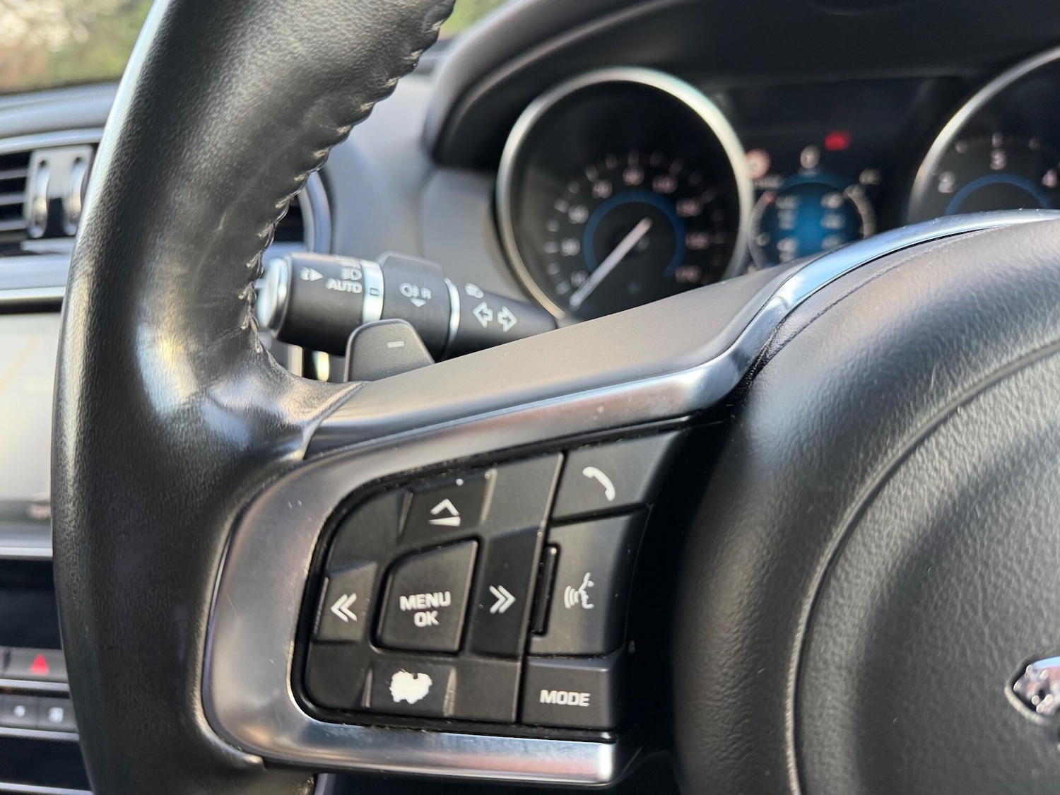 Used Jaguar XE for sale - 76619882: Photo 45