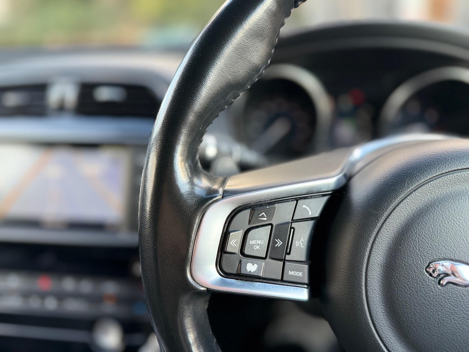 Used Jaguar XE for sale - 76619882: Photo 46