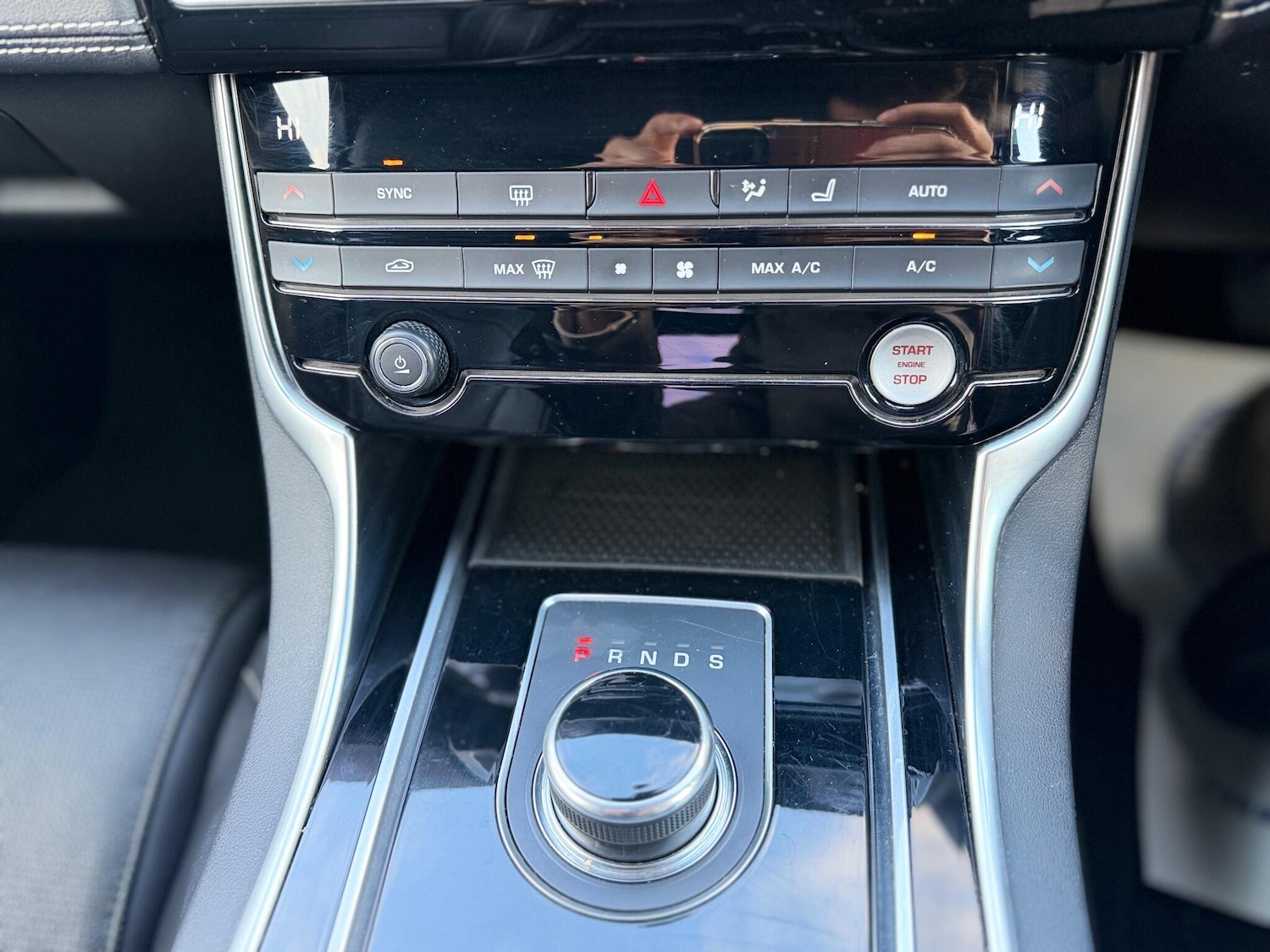 Used Jaguar XE for sale - 76619882: Photo 58