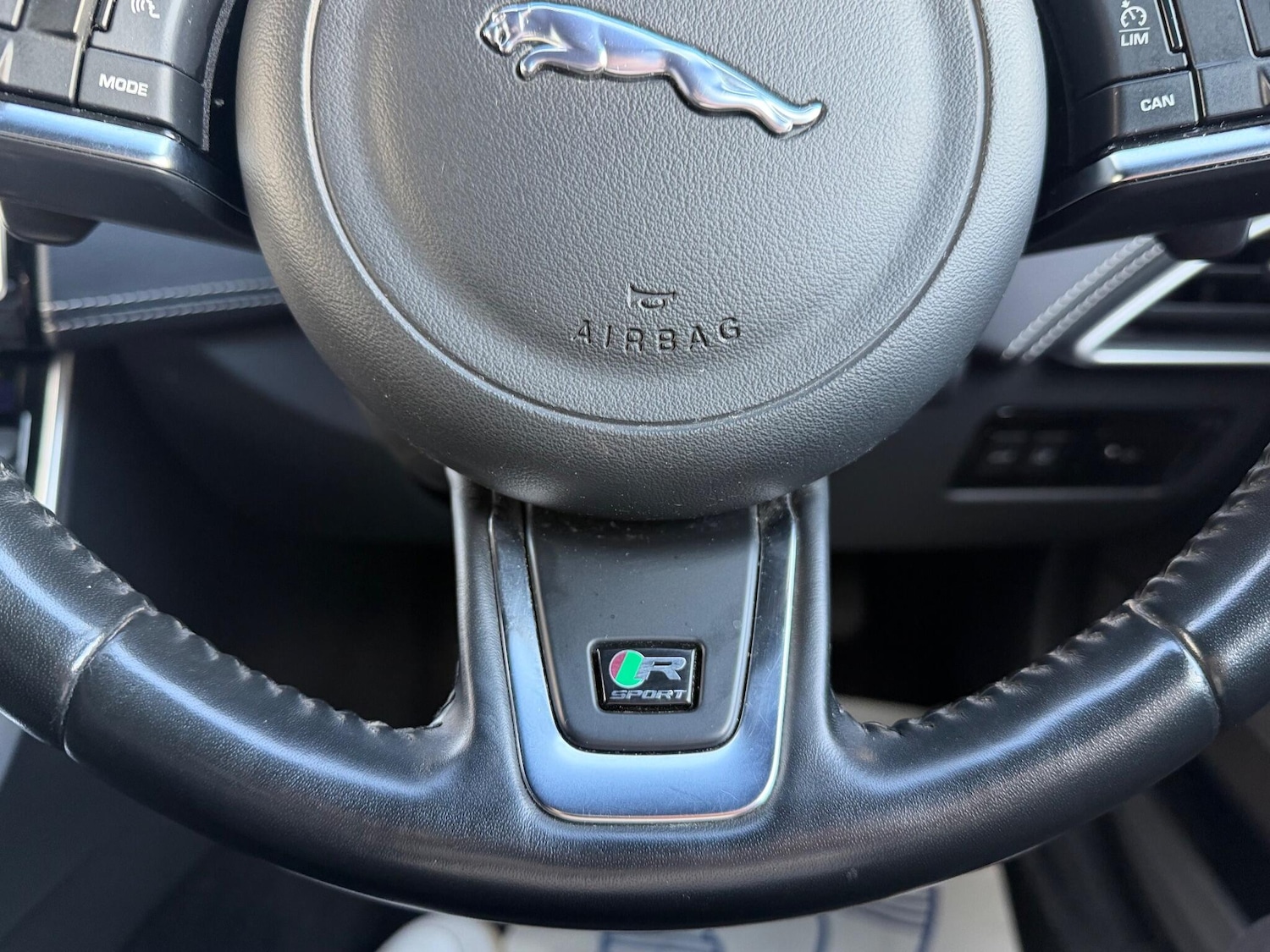 Used Jaguar XE for sale - 76619882: Photo 69