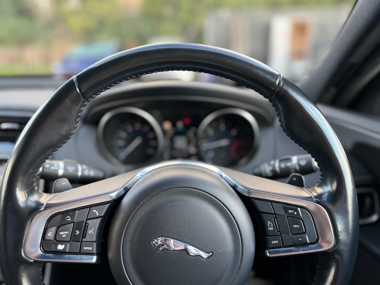 Used Jaguar XE for sale - 76619882: Photo 70