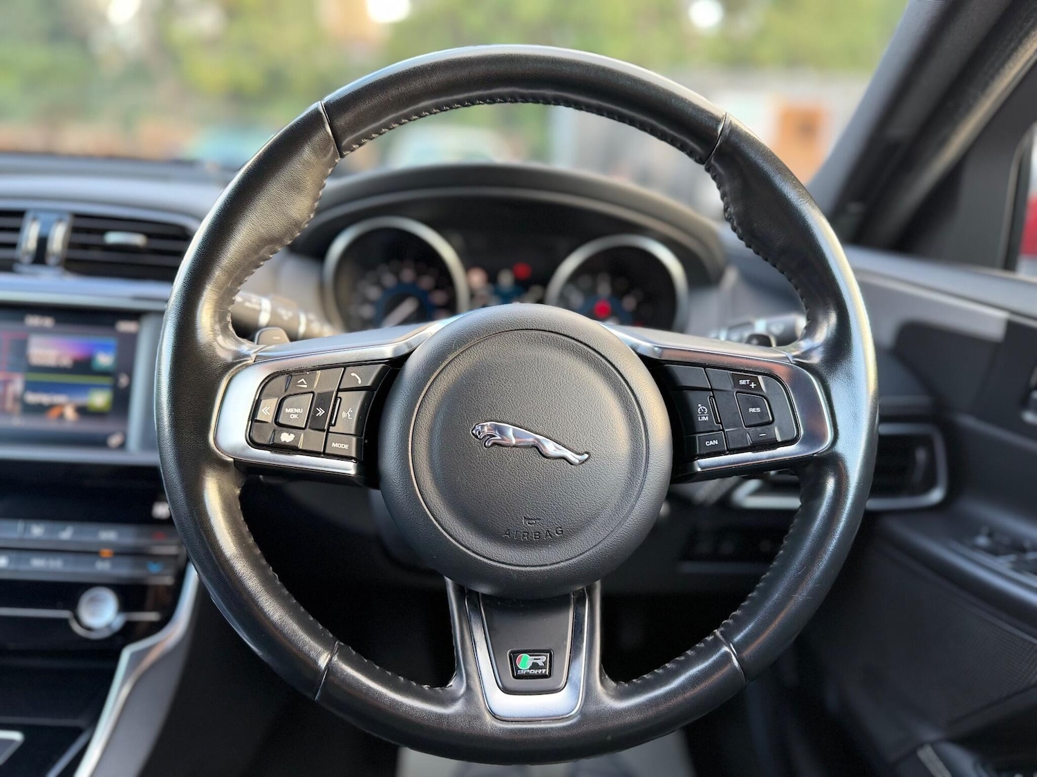 Used Jaguar XE for sale - 76619882: Photo 71