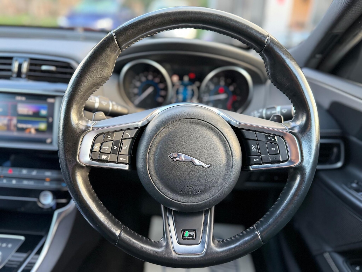 Used Jaguar XE for sale - 76619882: Photo 72