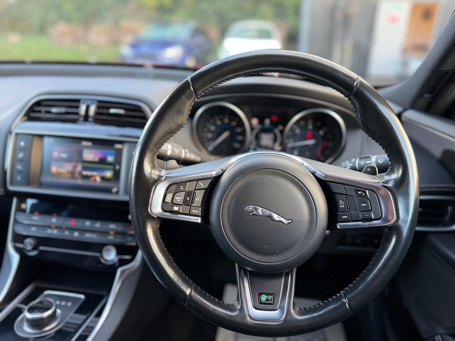 Used Jaguar XE for sale - 76619882: Photo 73