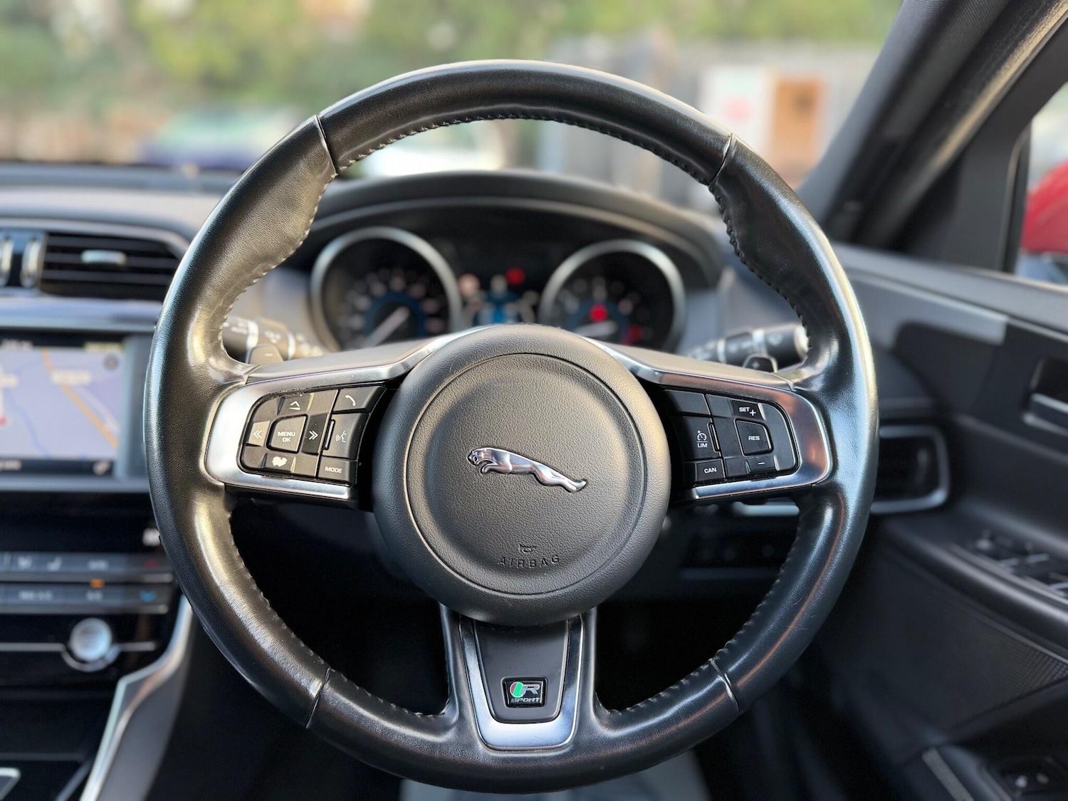 Used Jaguar XE for sale - 76619882: Photo 8