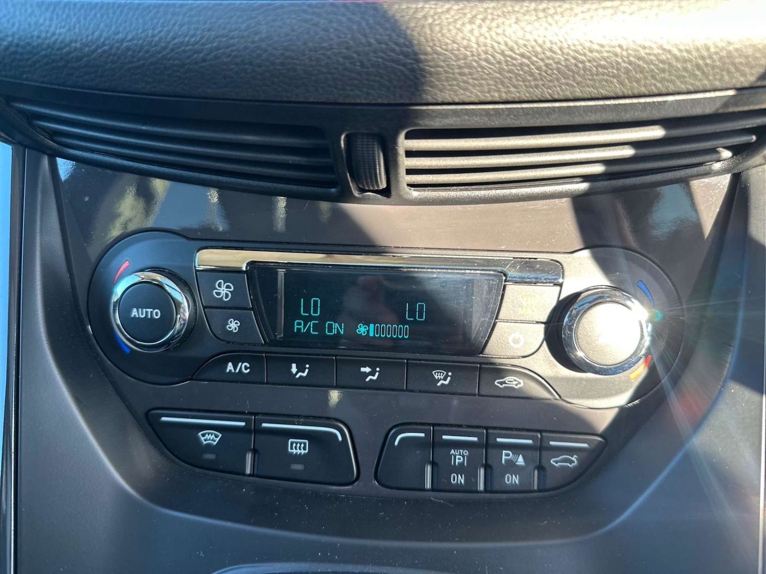 Used Ford Kuga 2013 for sale - 77946165: Photo 46