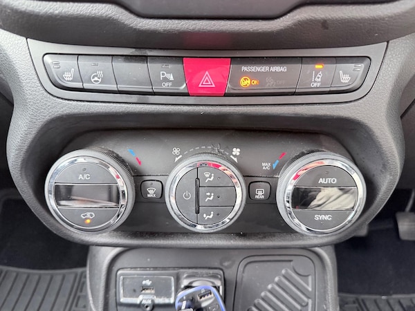 Used Jeep Renegade 2015 for sale - 76314316: Photo 37