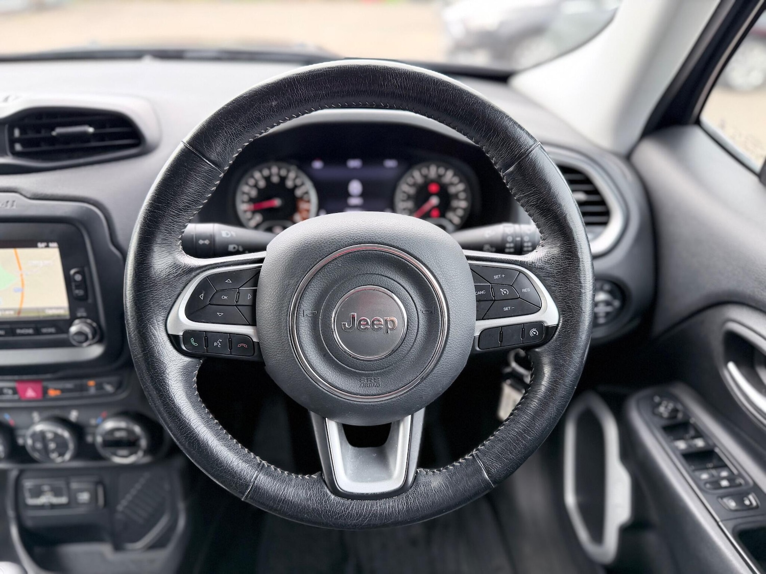 Used Jeep Renegade 2015 for sale - 76314316: Photo 9