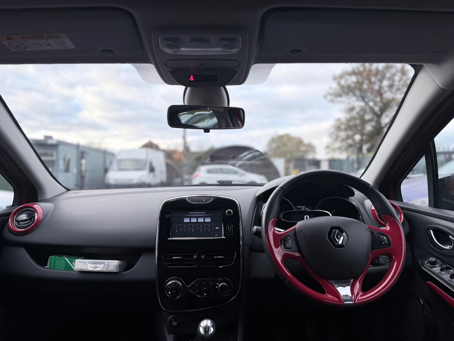 Used Renault Clio 2013 for sale - 76512510: Photo 10