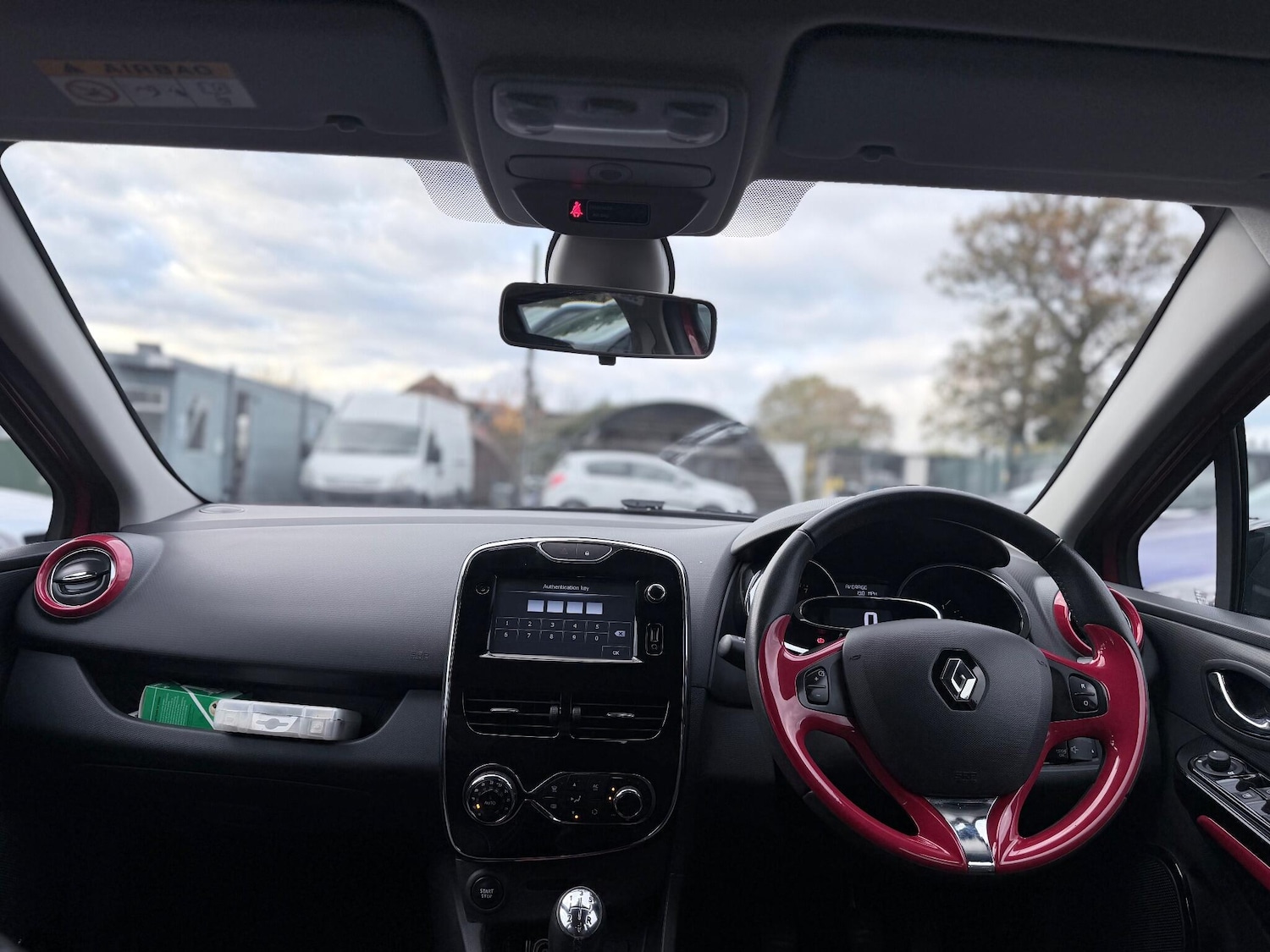 Used Renault Clio 2013 for sale - 76512510: Photo 39