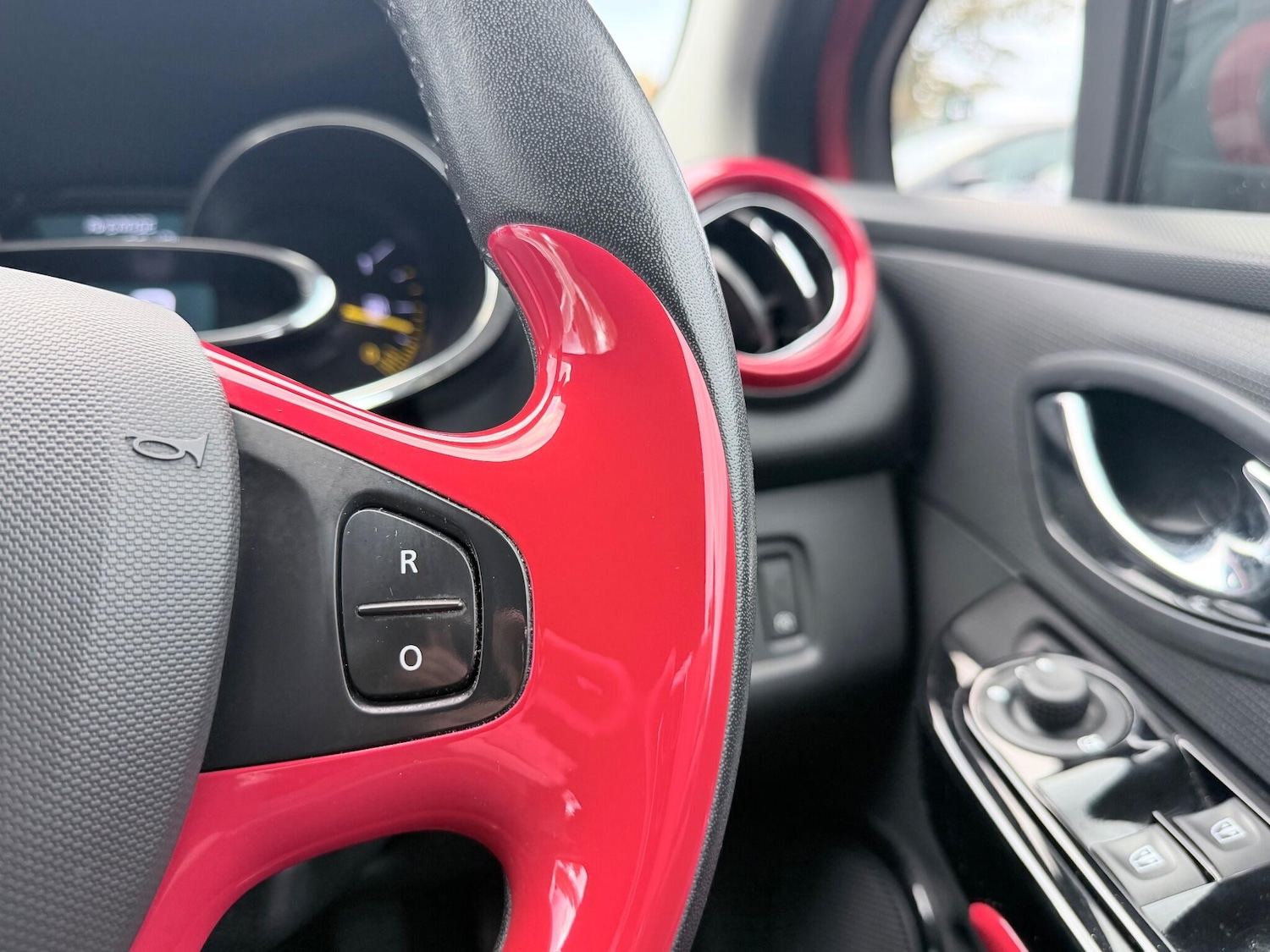 Used Renault Clio 2013 for sale - 76512510: Photo 48