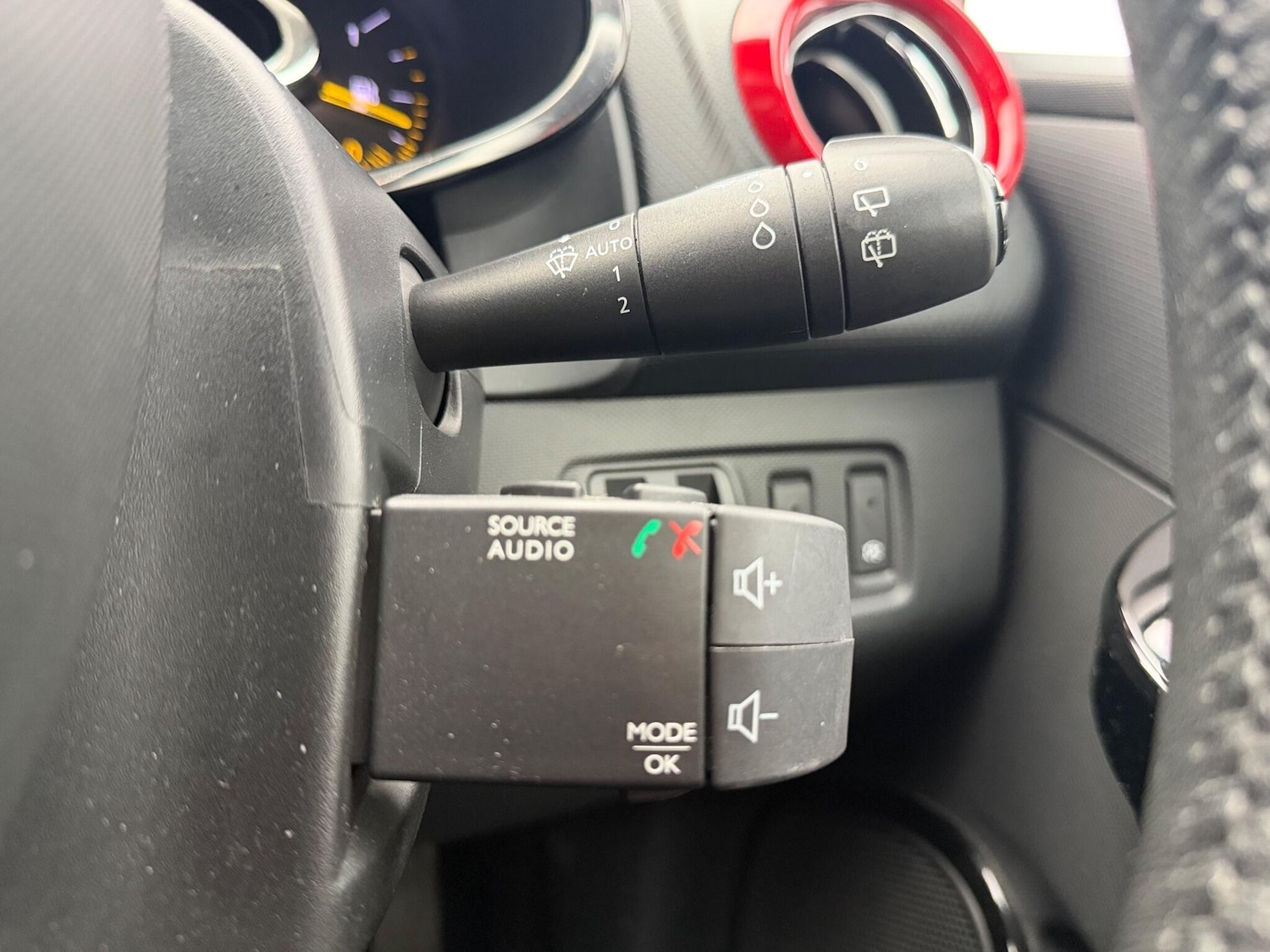 Used Renault Clio 2013 for sale - 76512510: Photo 51