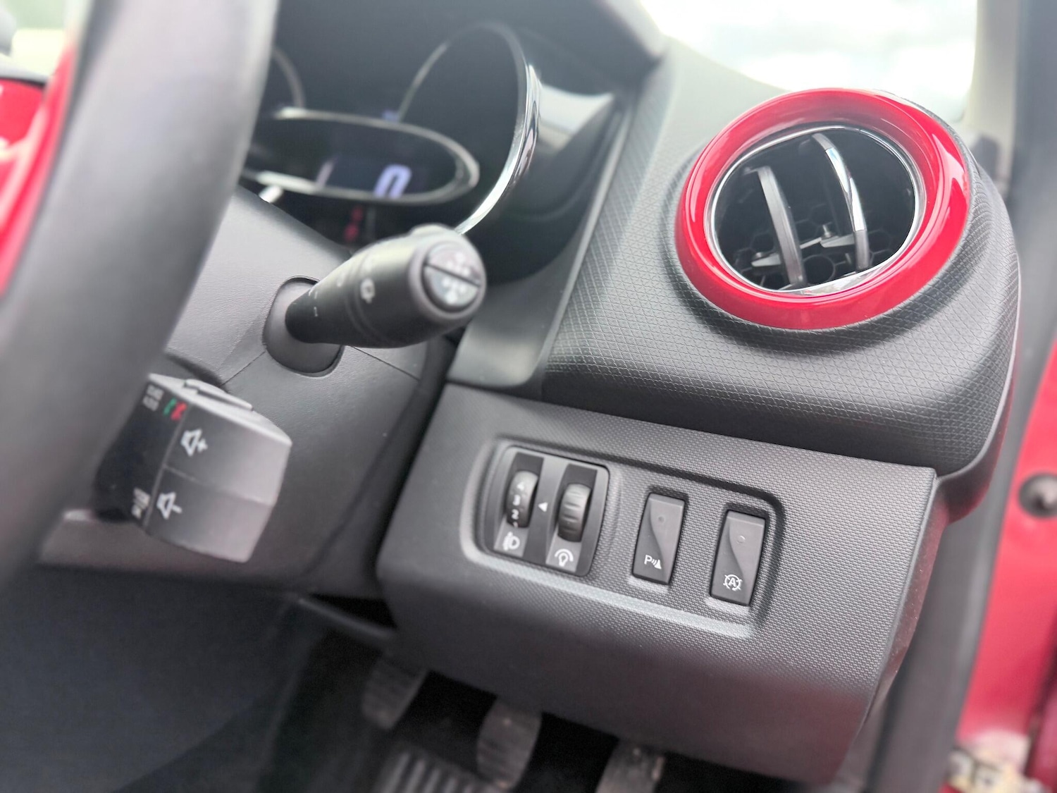 Used Renault Clio 2013 for sale - 76512510: Photo 53