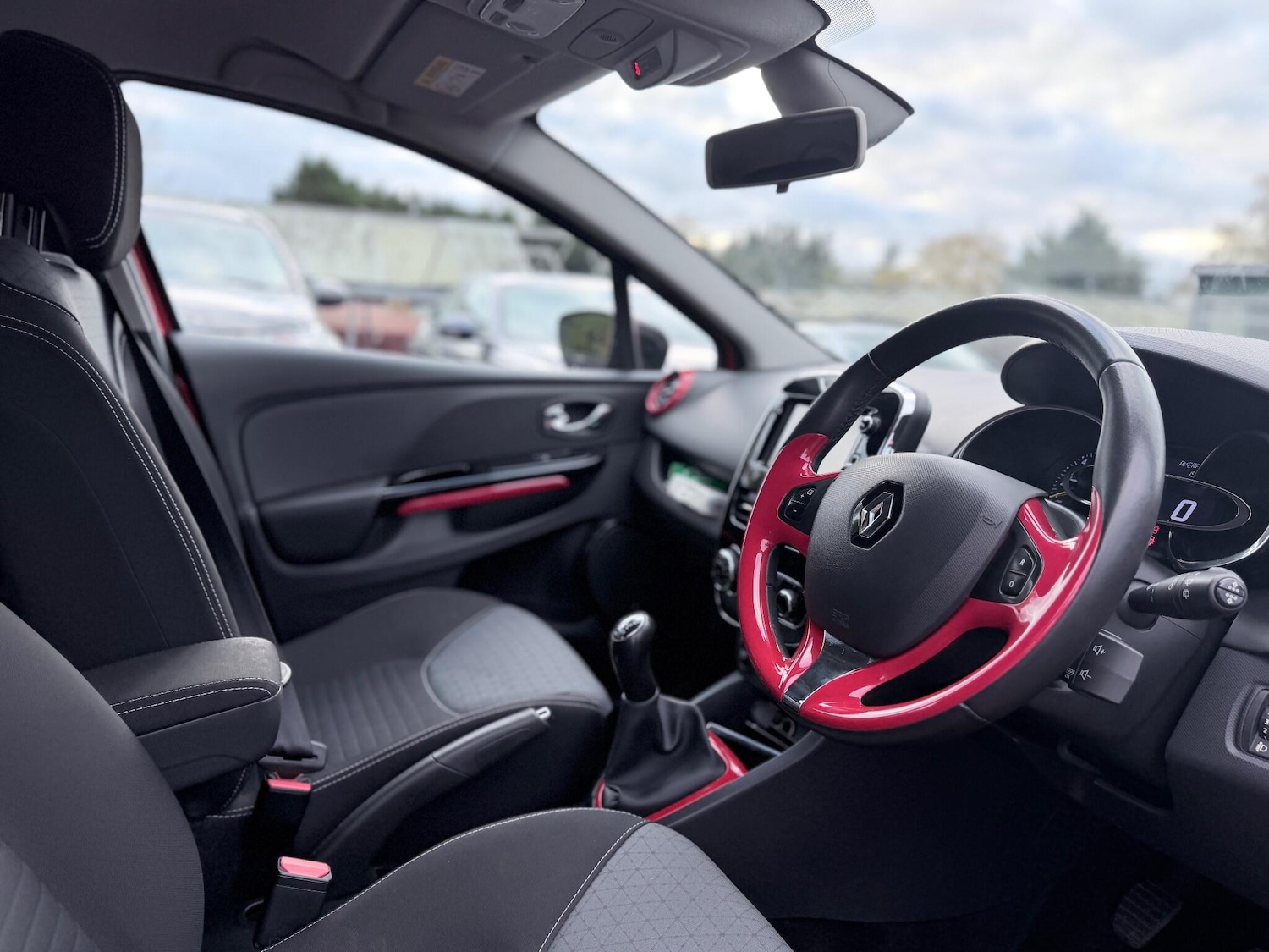 Used Renault Clio 2013 for sale - 76512510: Photo 8