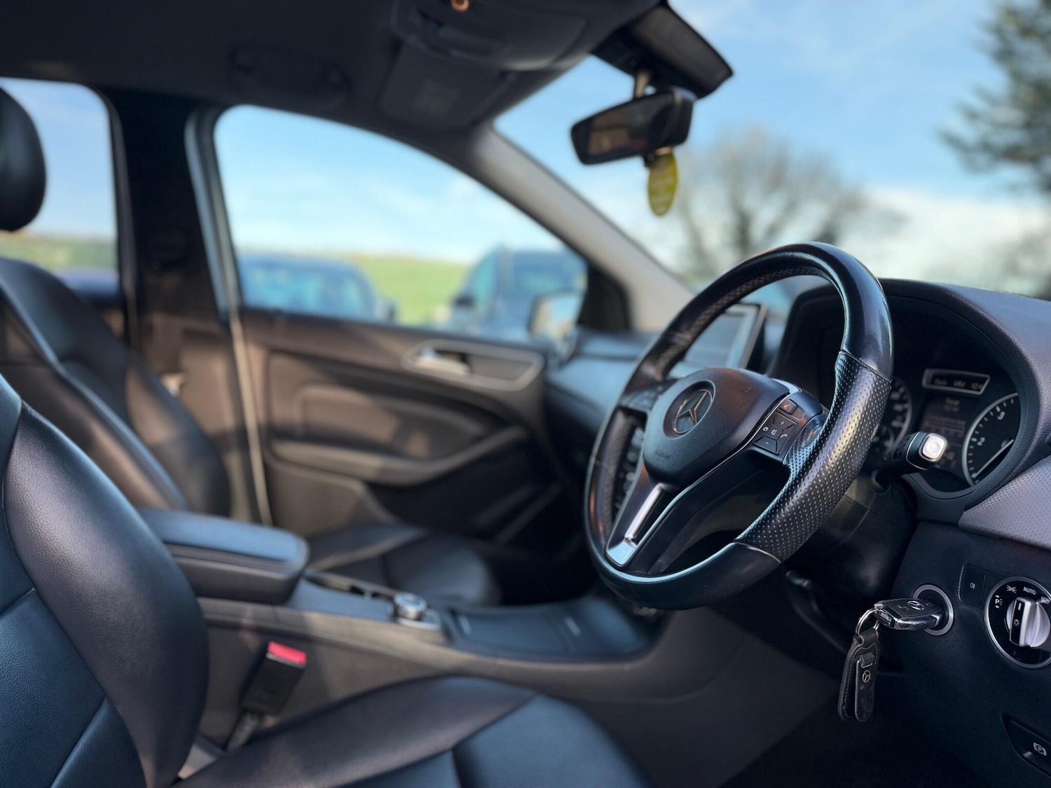 Used Mercedes-Benz B Class 2013 for sale - 76912920: Photo 34