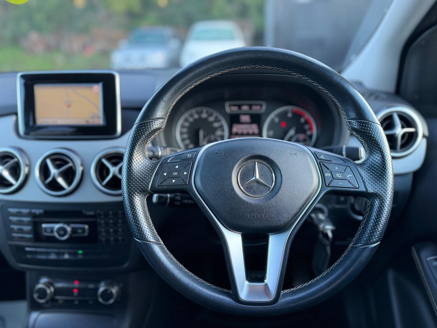 Used Mercedes-Benz B Class 2013 for sale - 76912920: Photo 9