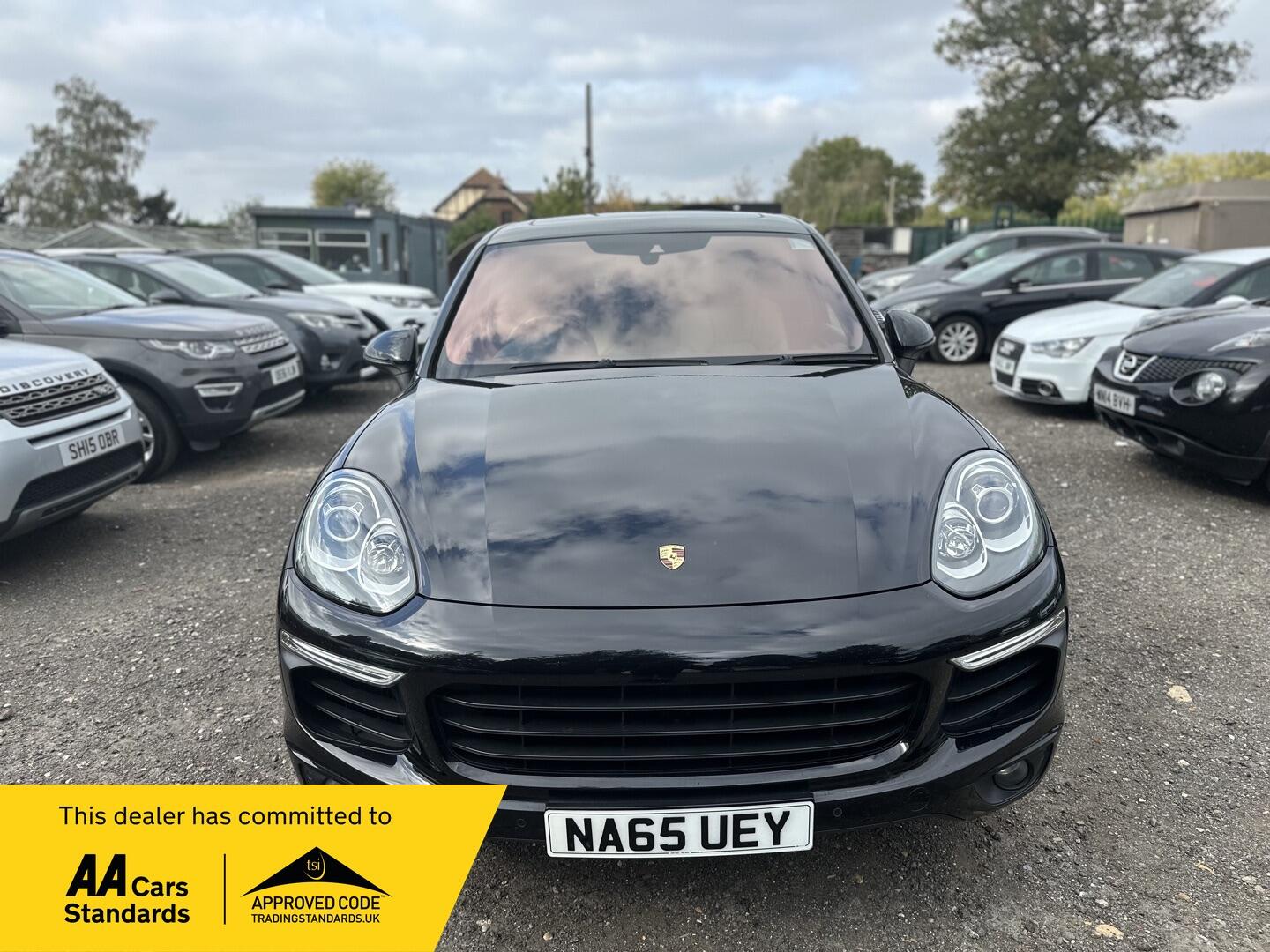Used Porsche Cayenne 2015 for sale - 76294700: Photo 2