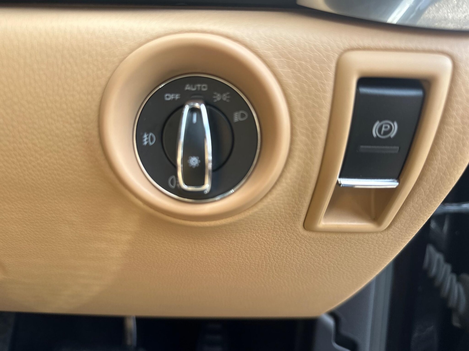 Used Porsche Cayenne 2015 for sale - 76294700: Photo 48