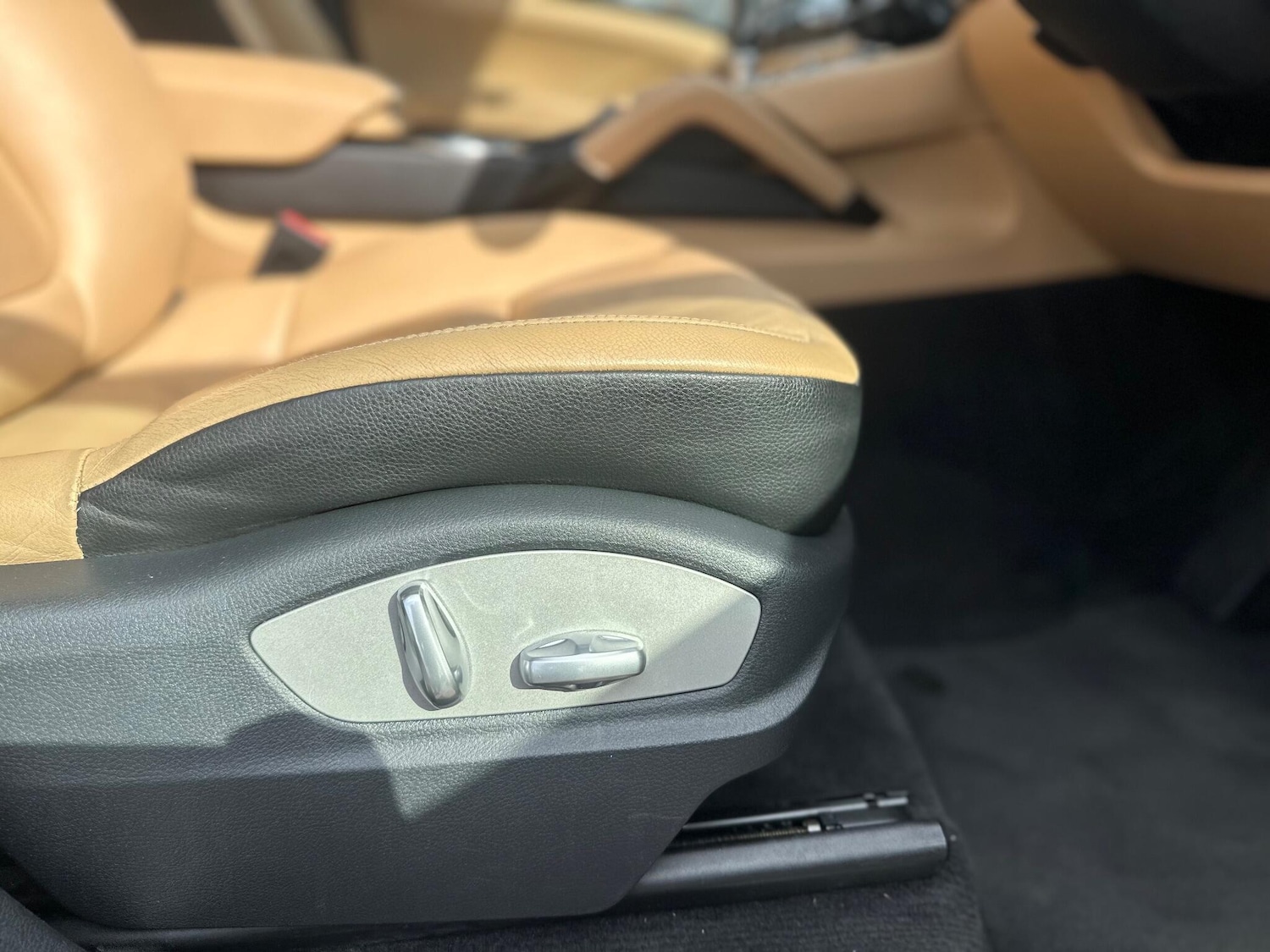 Used Porsche Cayenne 2015 for sale - 76294700: Photo 49