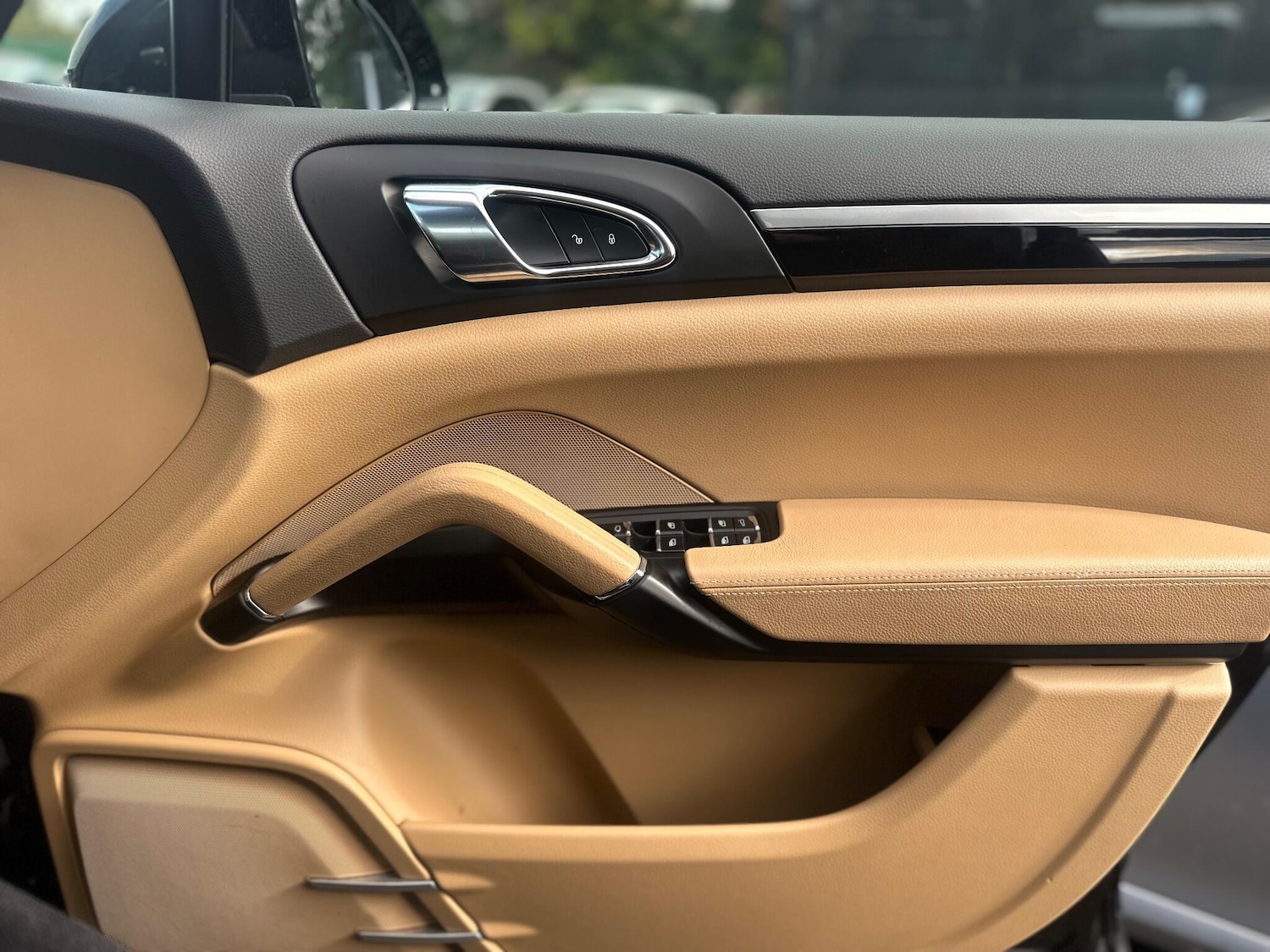 Used Porsche Cayenne 2015 for sale - 76294700: Photo 50