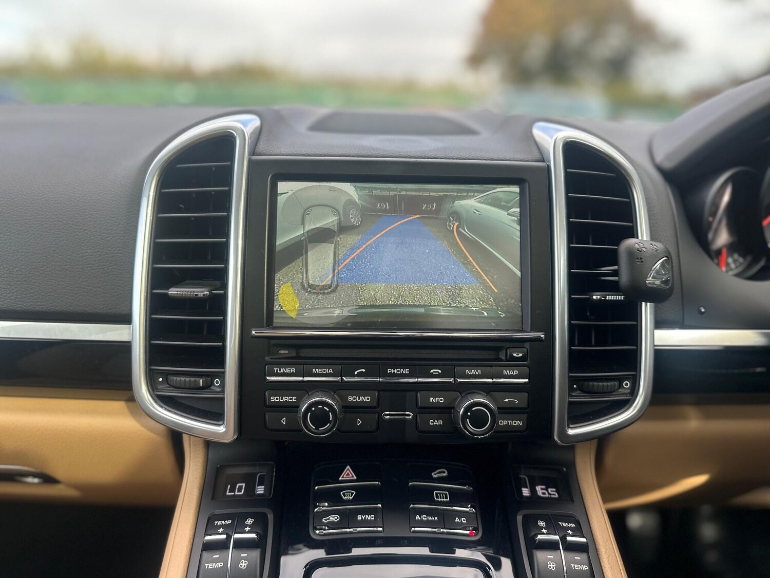 Used Porsche Cayenne 2015 for sale - 76294700: Photo 55