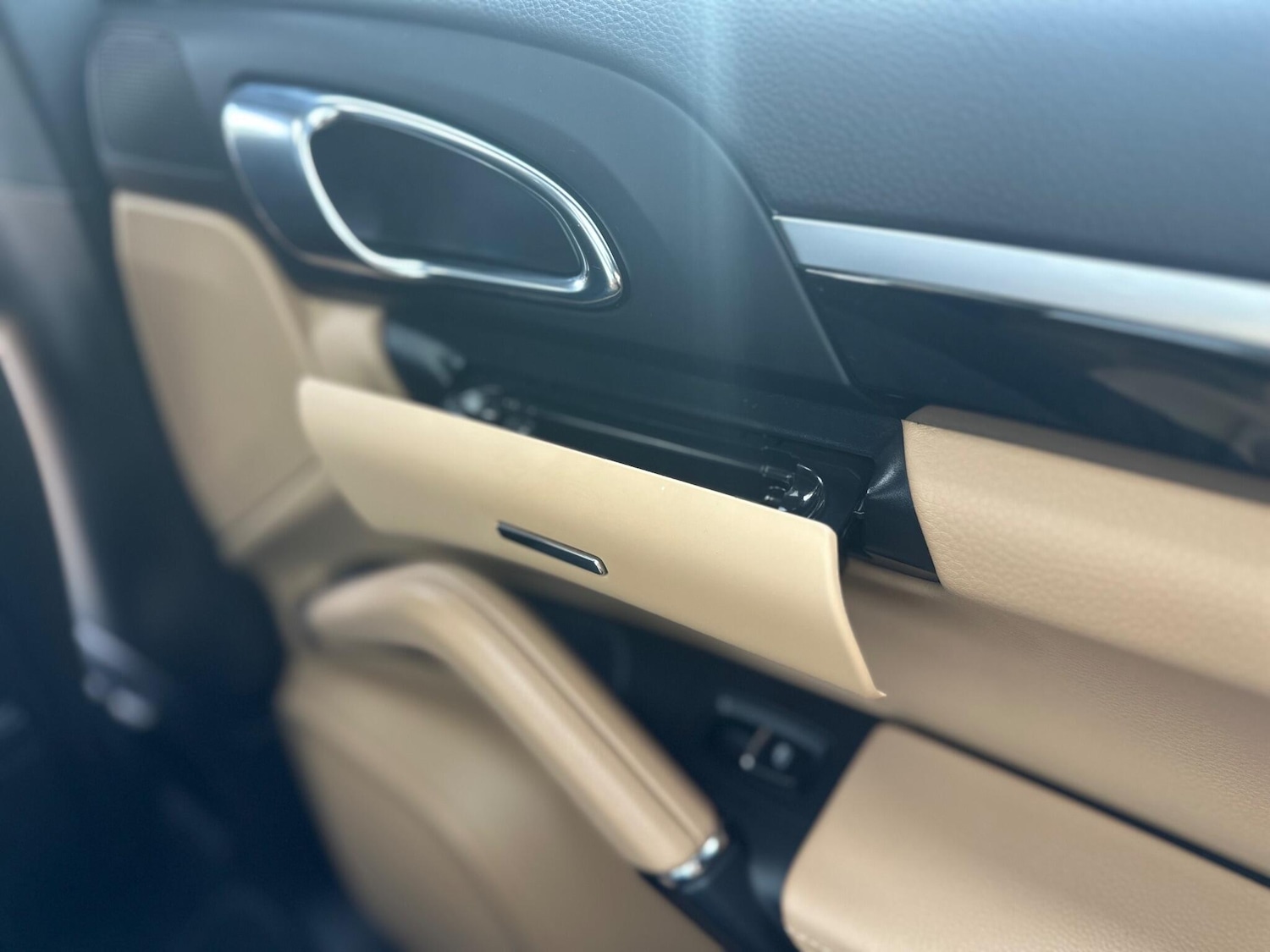 Used Porsche Cayenne 2015 for sale - 76294700: Photo 77