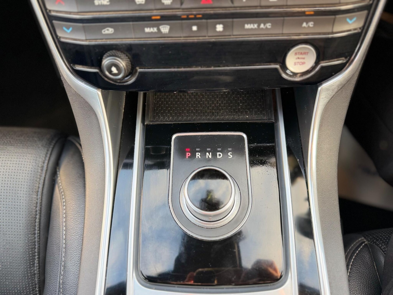 Used Jaguar XF 2015 for sale - 76992124: Photo 29