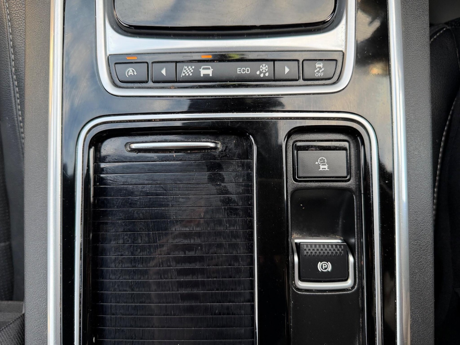 Used Jaguar XF 2015 for sale - 76992124: Photo 42