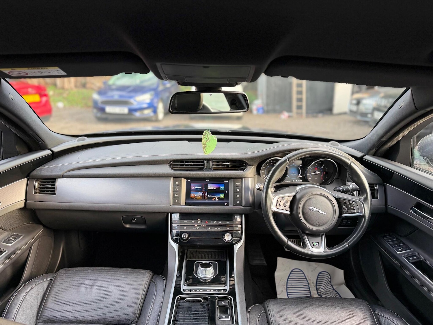 Used Jaguar XF 2015 for sale - 76992124: Photo 5