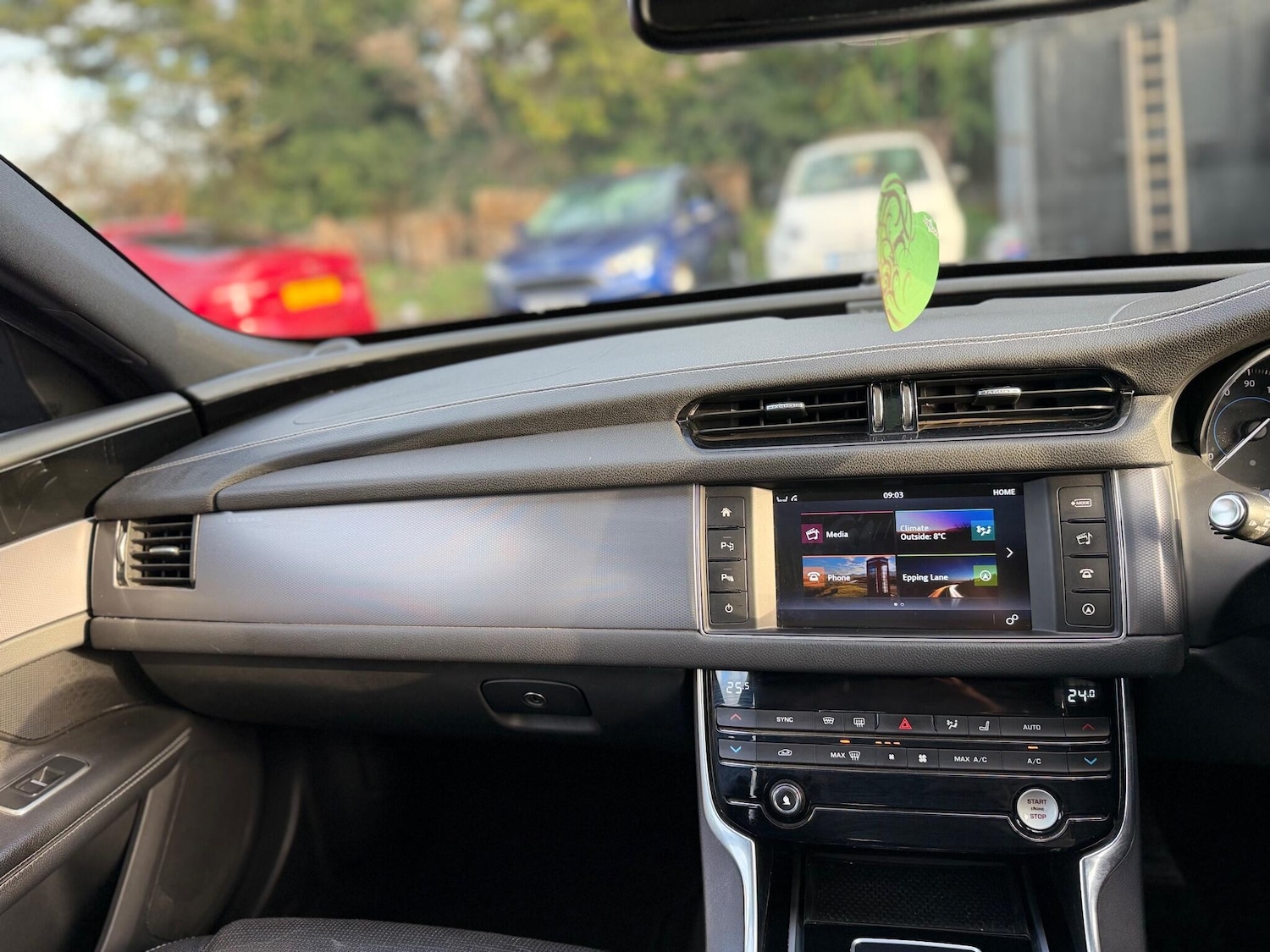 Used Jaguar XF 2015 for sale - 76992124: Photo 56