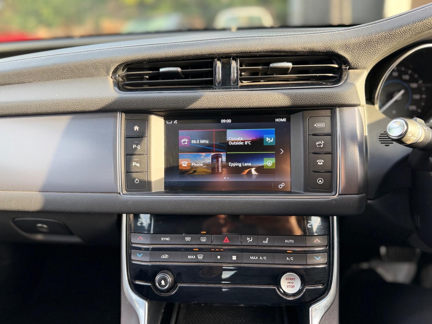 Used Jaguar XF 2015 for sale - 76992124: Photo 61